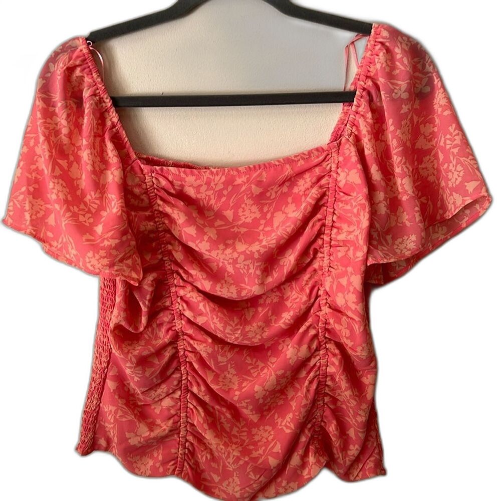 Lush Pink Floral Top Raunch Stretch Front Size Large NWOT
